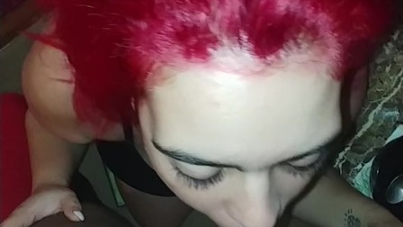 Fiery cumslut gives sloppy blowjob and gets facial