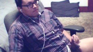 Bicurious Guy Jerks Off on Cam