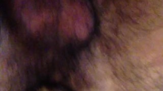 Bien puto cabalgando mi didlo grande y los pelos del culo se me embarran