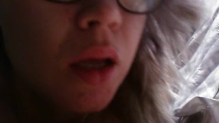 Up close w Skyeseyes