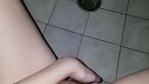 Masturbating while pissing in the shower