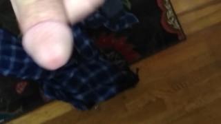 Jerking off to pornhub with morning wood