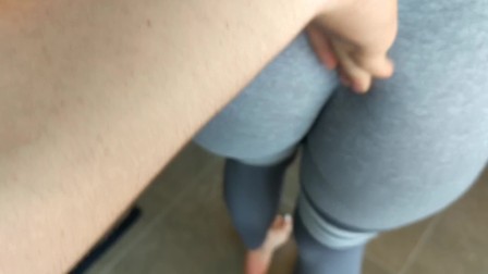 Cumming in my panties and yoga pants and pull them up before Gym