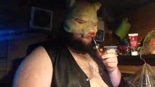 pipe pighood clip