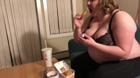 CHUBBY BBW teen STUFFING BIG MEAL INTO DIGESTING BELLY!