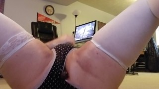 Sissy playing and cumming.