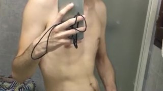  hétéro joue avec sa bite de beau 
