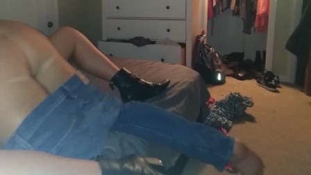 Horny tinder milf pulls up her skirt after coming home from party