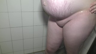 Meliss_vurig 39 weeks pregnant showering with cumshot on the face.