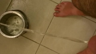 Sammy Austin Pissing and bathing foot in hotel ice bucket
