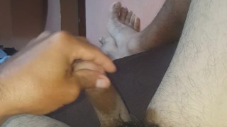 Tocando polla dura cabezona