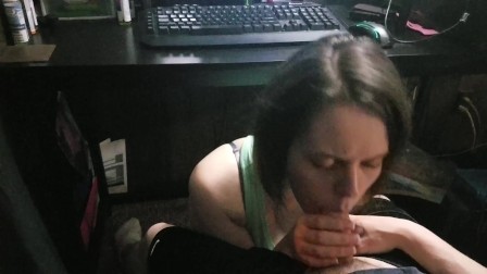 Gamer Girl gets titties fucked cumshot