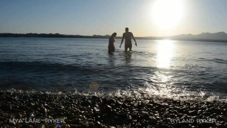 Hot Beach Fuck!