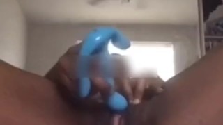 Esposa infiel seduce al vecino mientras su marido trabaja. Selena Vega