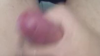 Gay se viene en el baño de tu mejor amigo