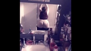 Shaking that ass!!!