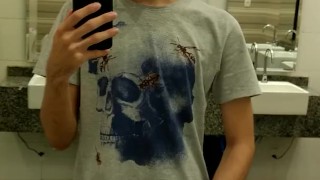 Risk jerking in a shopping toilet