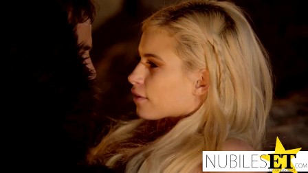 Game Of Thrones - Mother of Dragons Jon Snow Is Cumming S13:E10