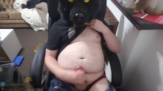 Daddy Jackal wanks his cock at his computer