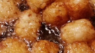 Greasy nasty lil tater tots in hot oil bath FOODPORN