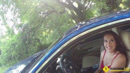 Roadside - latina girl gets fucked in the woods