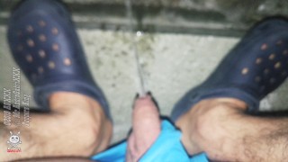 Fuck, how cool to piss on the public on the veranda of Italian hotel