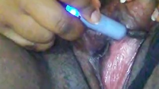 Clit jumping and squirming as i try to squirt