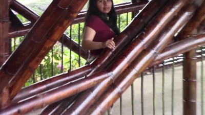 Colombiana mamando y cogiendo en bosque publico Porn Videos - Tube8