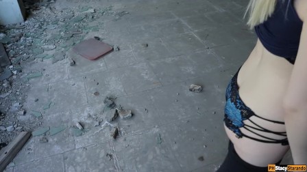 Beautiful Sex With A Beautiful girl In An Abandoned Building