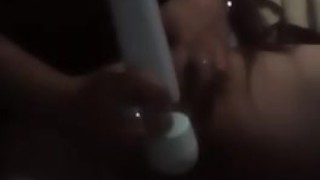 Jugando con mi consolador