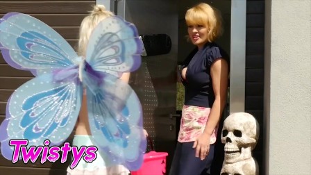 Twistys - Blonde milf Krissy Lynn dominates lil small tit pixie Piper Perri