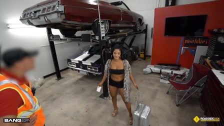 Roadside - Thick latina Stripper Fucks The Mechanic