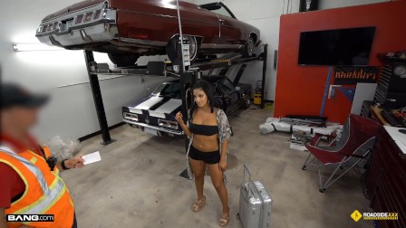 Roadside - Thick latina Stripper Fucks The Mechanic