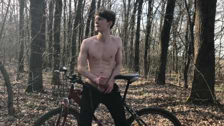 Horny teenager and Hot trip by bicycle ! 1 - TRIP. 2 - CUMSHOT ! / BIG DICK