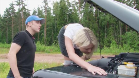 I Fucked Her Finally - Sweet blonde tries to fix the car