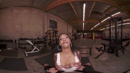 VRBANGERS Sexy Ebony September Reign Take A Big Cock At The Gym VR Porm