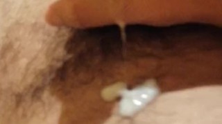 Exprimiendome la verga. (Litros de leche)