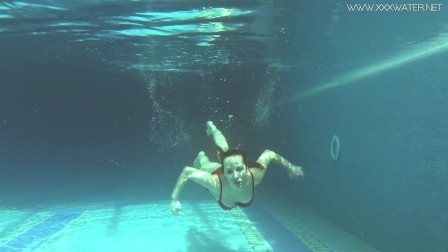 Lina Mercury hot underwater show
