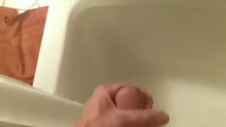 Twink Cums in Shower