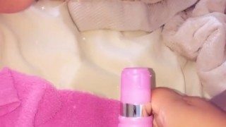 Fat Pussy | Vibrator Fun