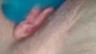 Pawg makes herself creamy til squirt