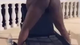 TWERKIN IN JAMAICA