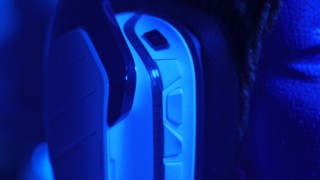 KING of Wireless Headsets? - Logitech G933 Artemis Spectrum Wireless Gaming