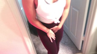 TEEN SOAKS BF IN PISS AFTER GYM (PISSING FETISH)