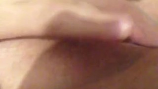 Linda mujer se masturba frente la camara