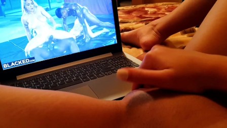 I Love to Watch Porn Until I Cum In My Bed