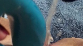 Massive gushing squirt with vibrator soaks bed