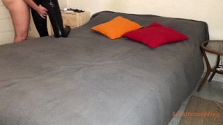 Fuck brunette in latex suit doggystile - Sexafterwedding