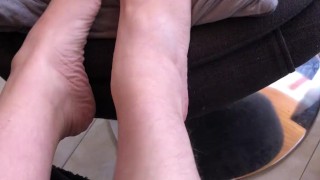 Pretty white girl feet