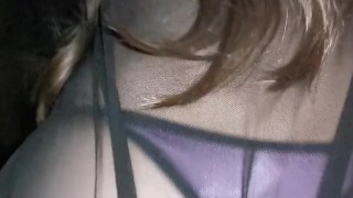 Mientras estamos en la fiesta, nos gusta follar en la pieza!